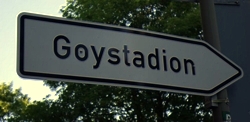 Hinweisschild zum Goystadion